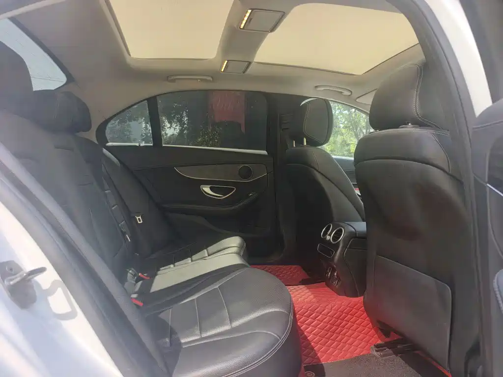 Mercedes-Benz C-Class — миниатюра 13