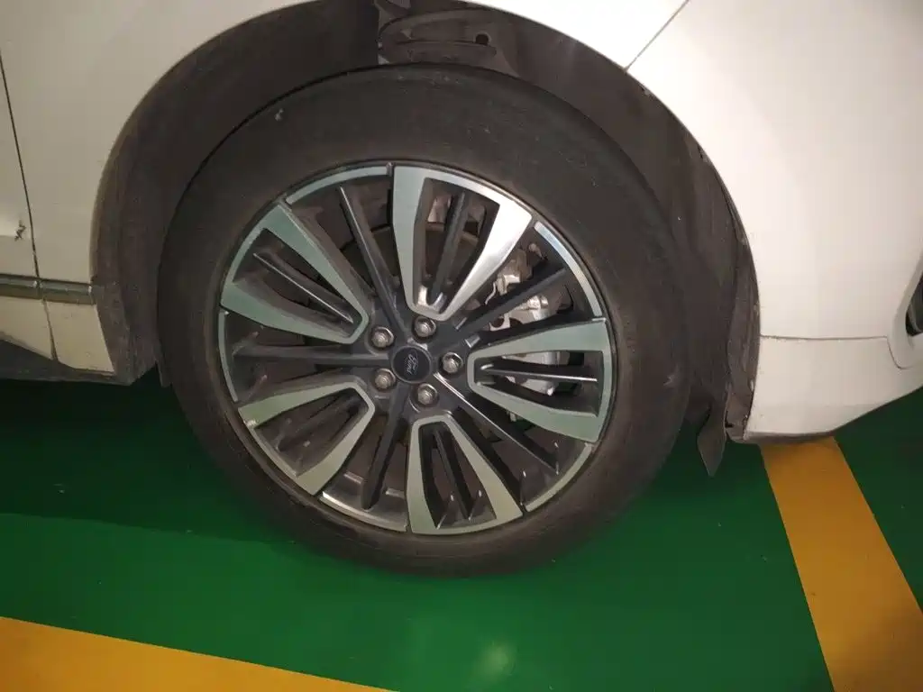 Ford Edge — миниатюра 24