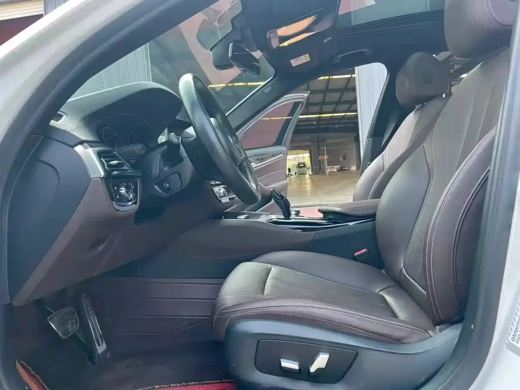 BMW 5 Series — миниатюра 4