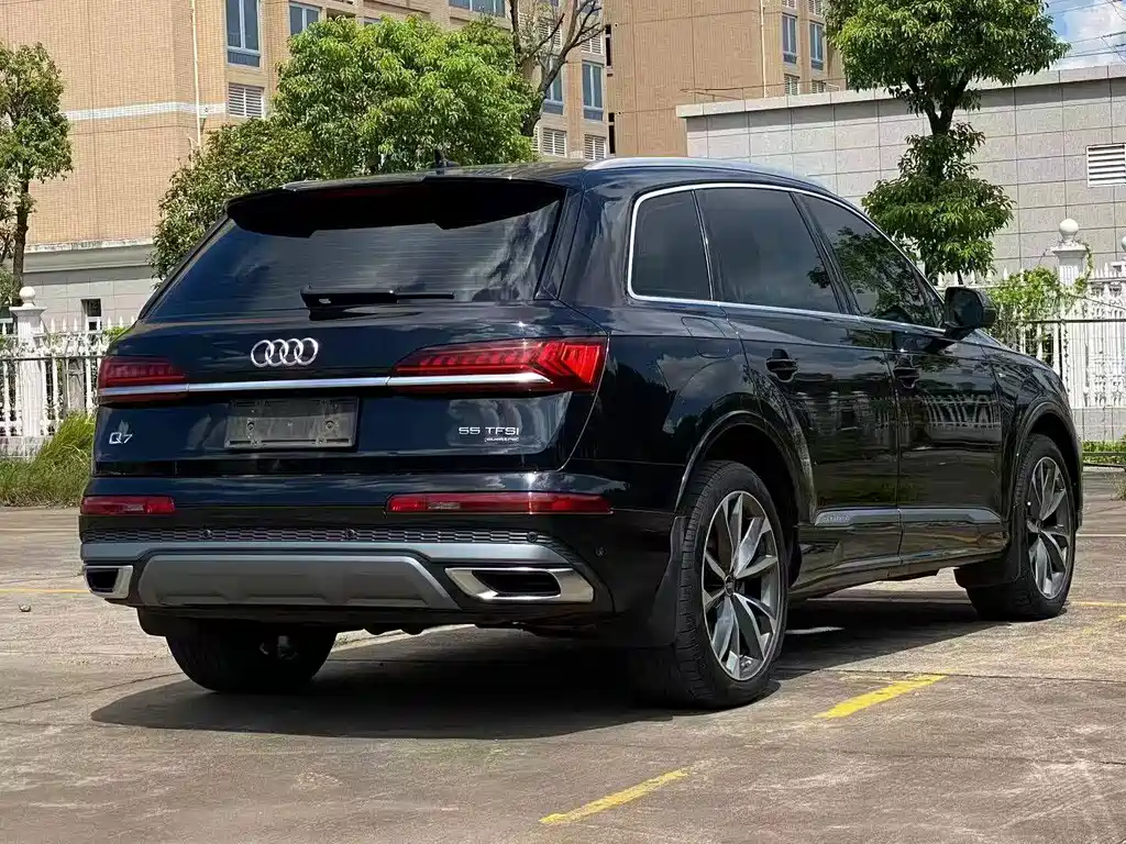 Audi Q7 — миниатюра 9
