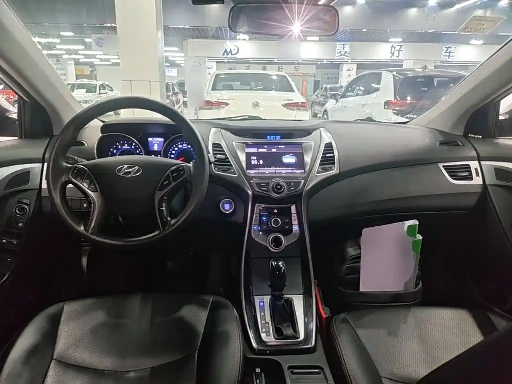 Hyundai Elantra Langdong — миниатюра 10