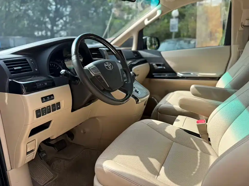 Toyota Alphard 2012 2.4L Luxury