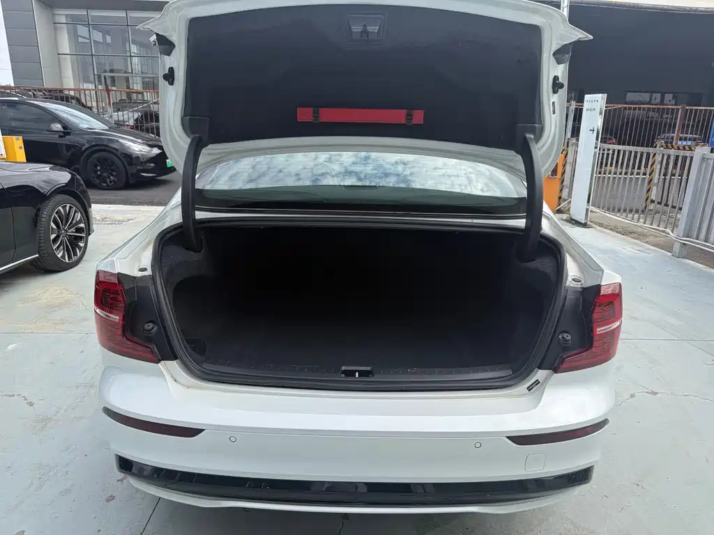 Volvo S60 — миниатюра 10