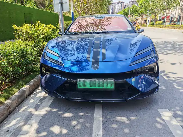 lotus-sports-car emeya-flowers