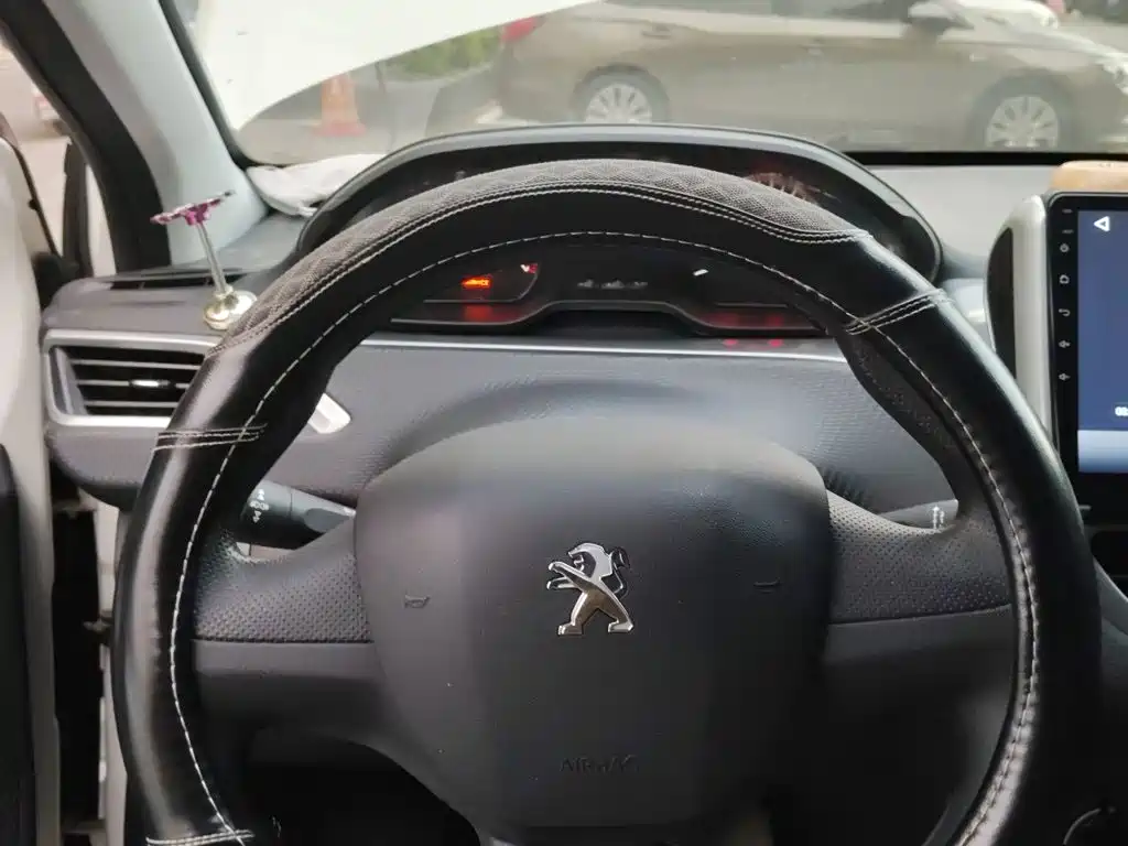 Peugeot 2008 — миниатюра 3