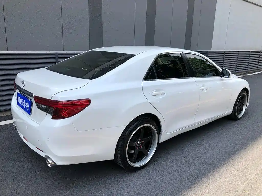 Toyota Reiz — миниатюра 12