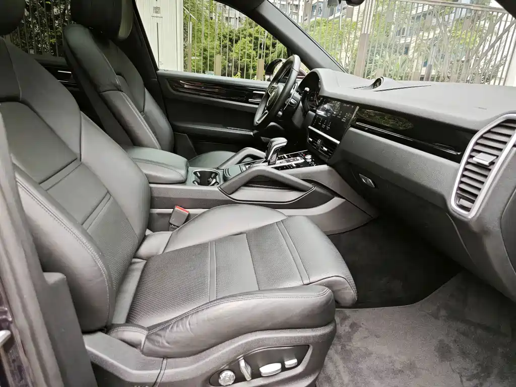 Porsche Cayenne Hybrid — миниатюра 22