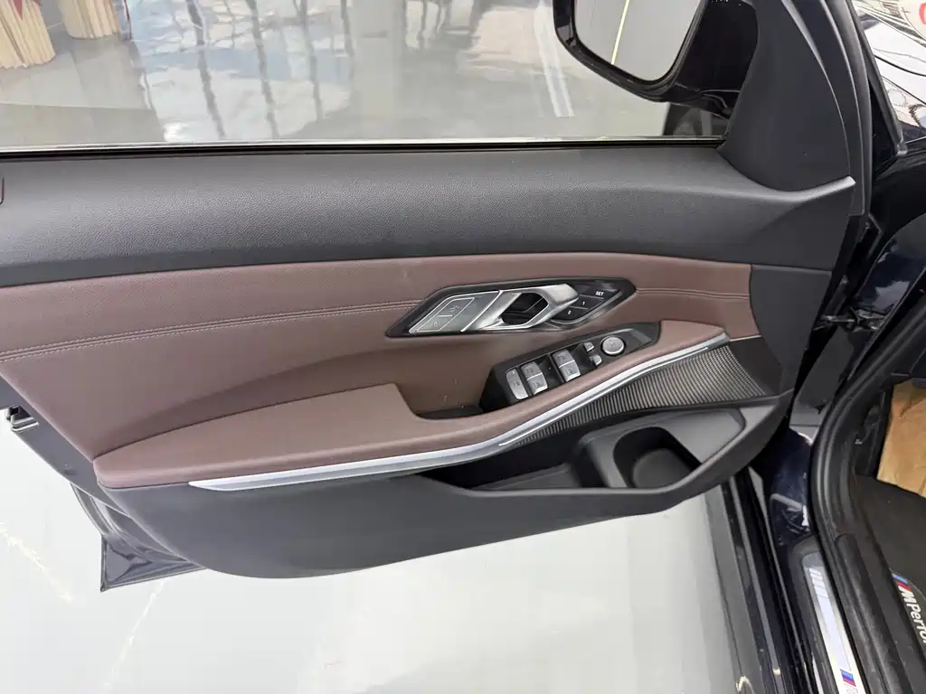 BMW 3 Series — миниатюра 4