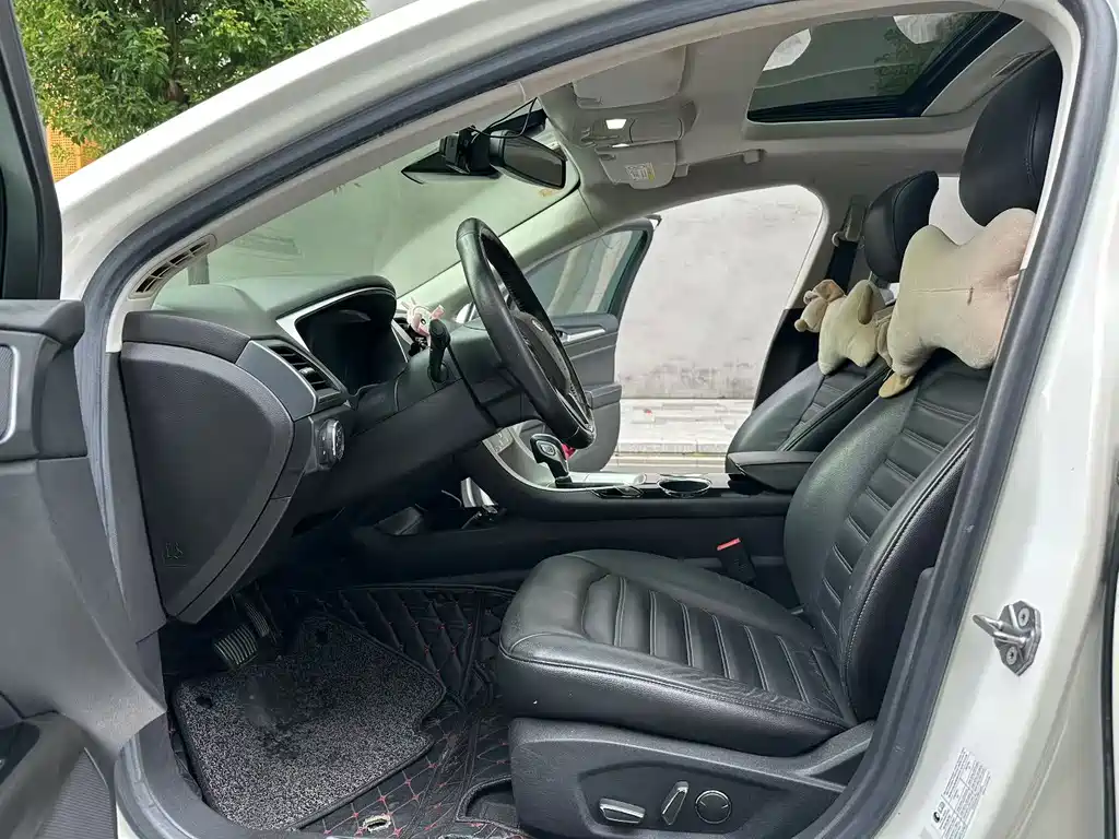 Ford Mondeo — миниатюра 7