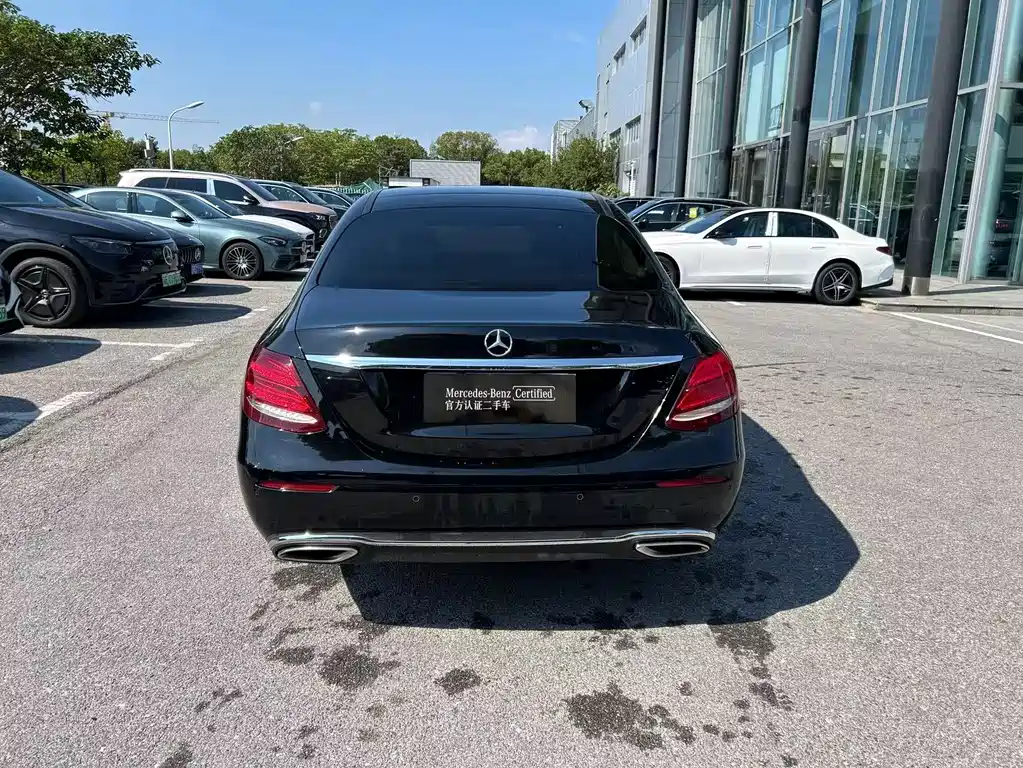 Mercedes-Benz E-Class — миниатюра 6