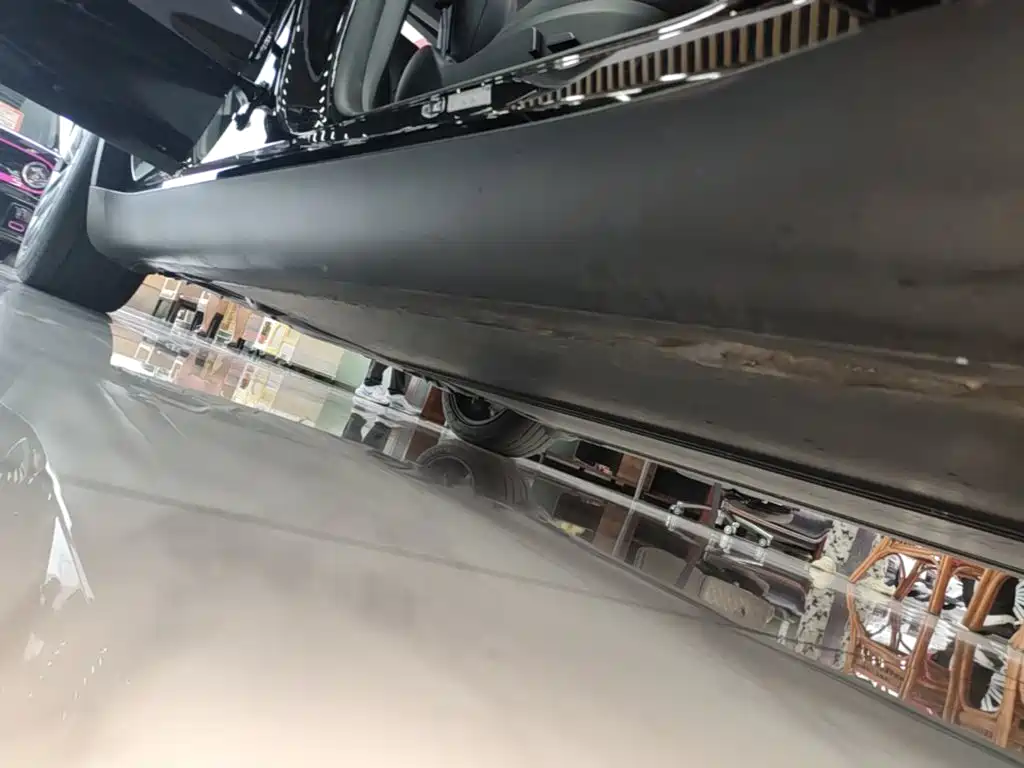 Tesla Model Y — миниатюра 21