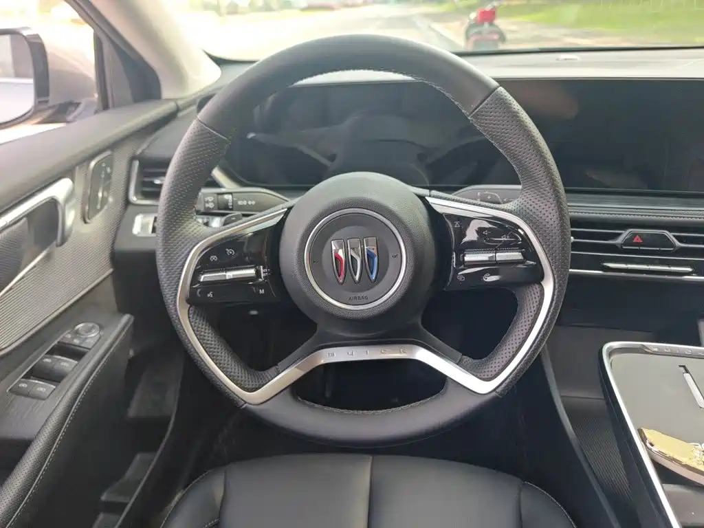 Buick LaCrosse — миниатюра 11