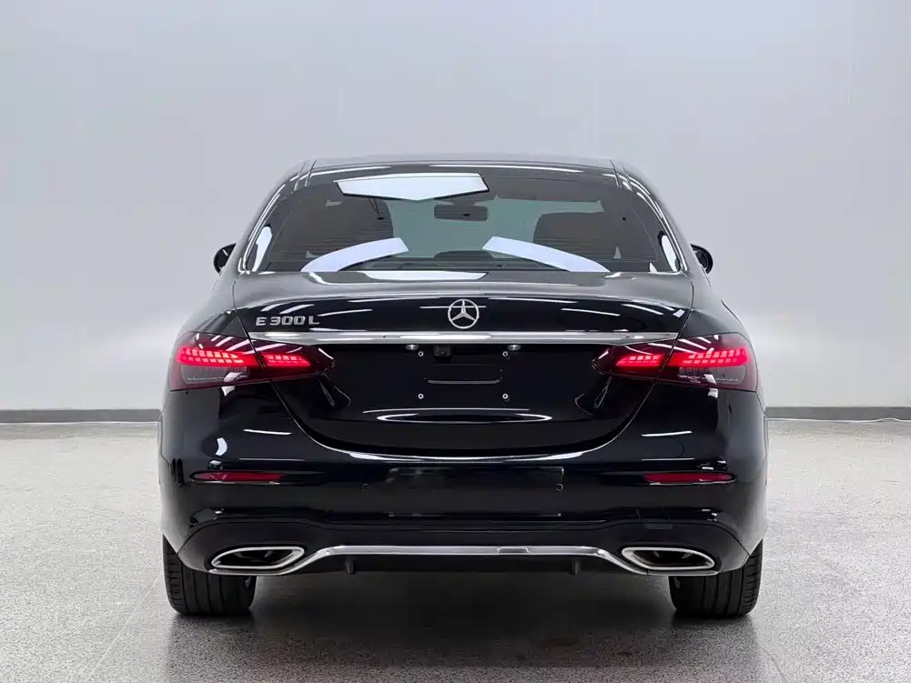 Mercedes-Benz E-Class — миниатюра 5
