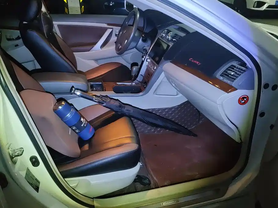 Toyota Camry — миниатюра 8