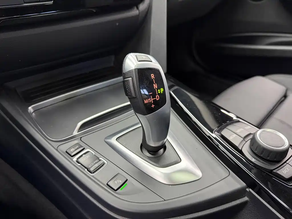 BMW 3 Series — миниатюра 17