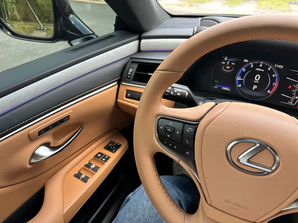 Lexus ES — миниатюра 10