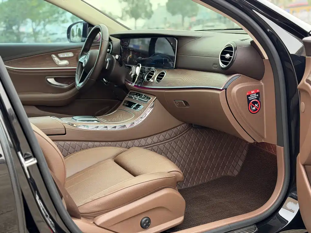 Mercedes-Benz E-Class — миниатюра 16