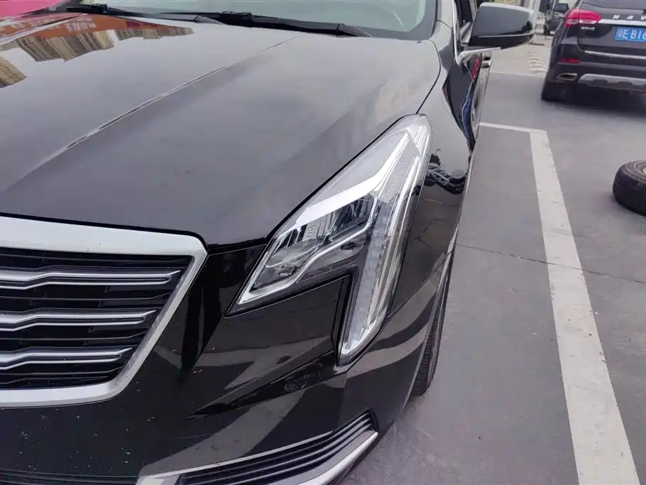 CADILLAC XTS