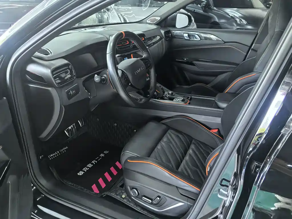 Lynk & Co 02 Hatchback — миниатюра 7