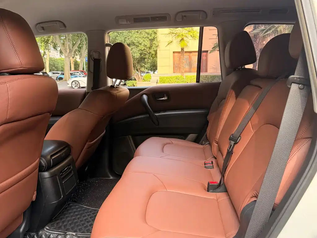 Nissan Patrol — миниатюра 11