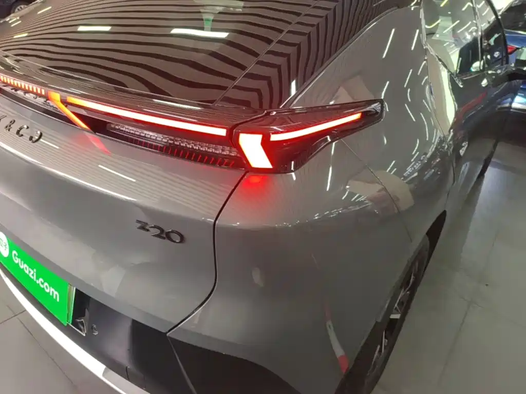 Lynk & Co 20 — миниатюра 8