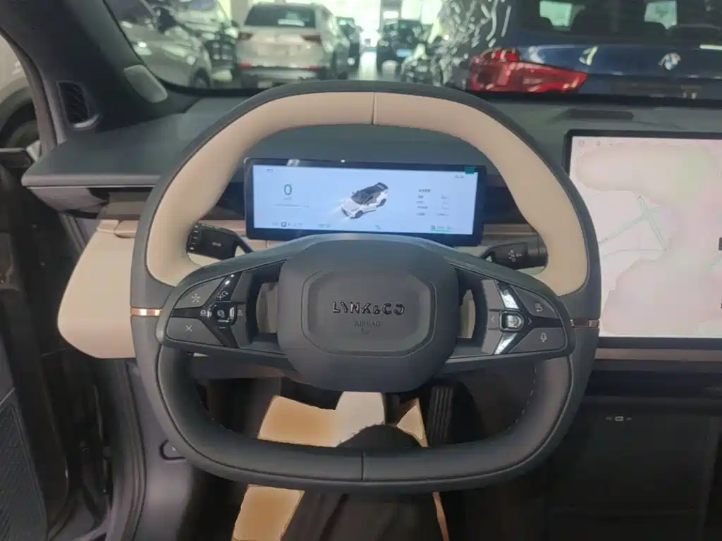 Lynk & Co 20 — миниатюра 11