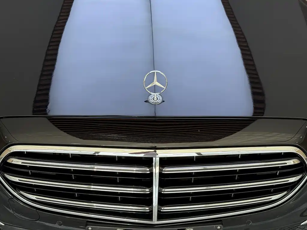 Mercedes-Benz E-Class — миниатюра 11