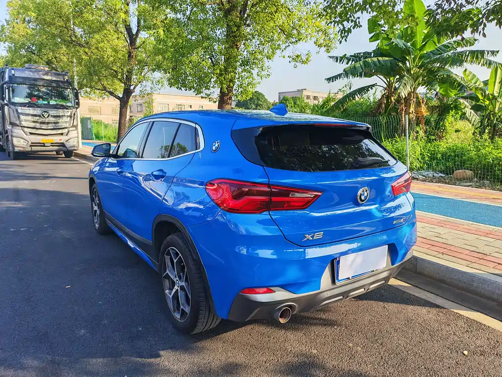 BMW X2