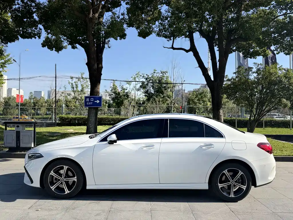 Mercedes-Benz A-Class — миниатюра 3