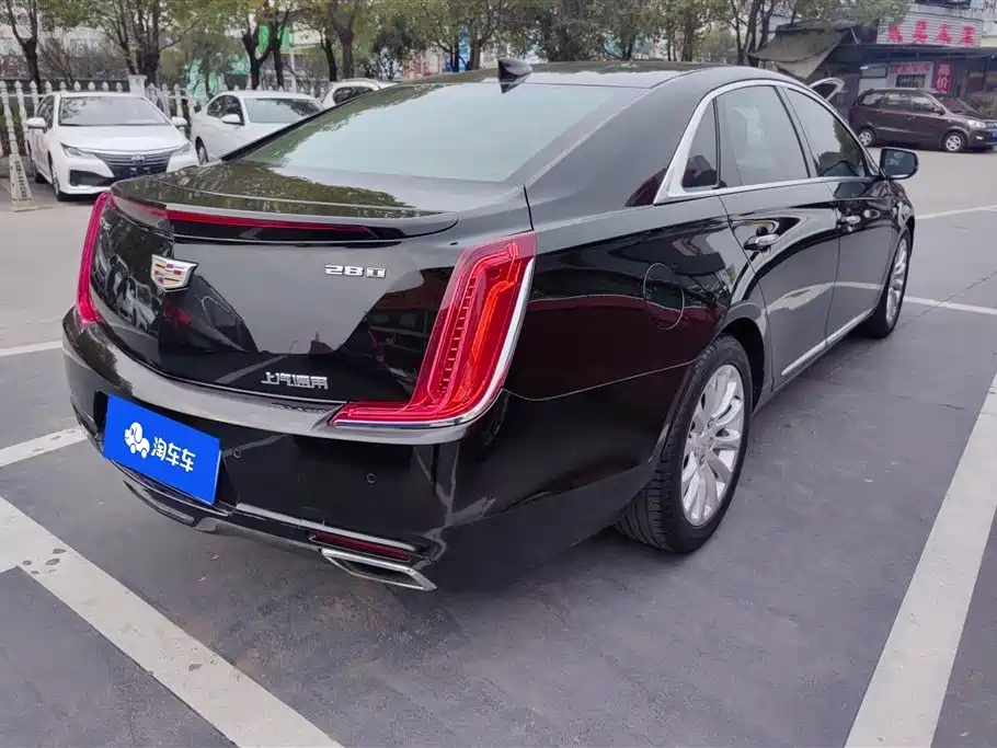 CADILLAC XTS