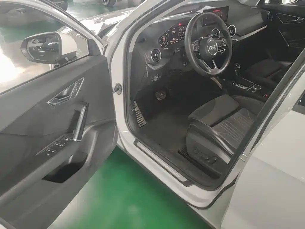 Audi Q2L e-tron — миниатюра 16