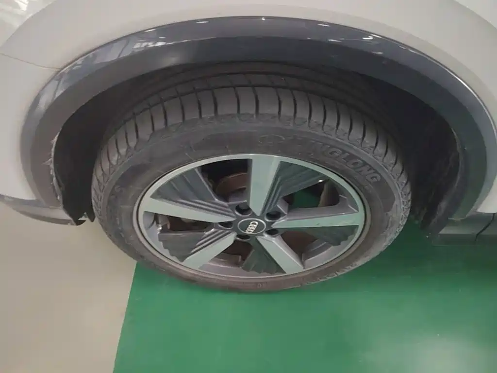 Audi Q2L e-tron — миниатюра 23