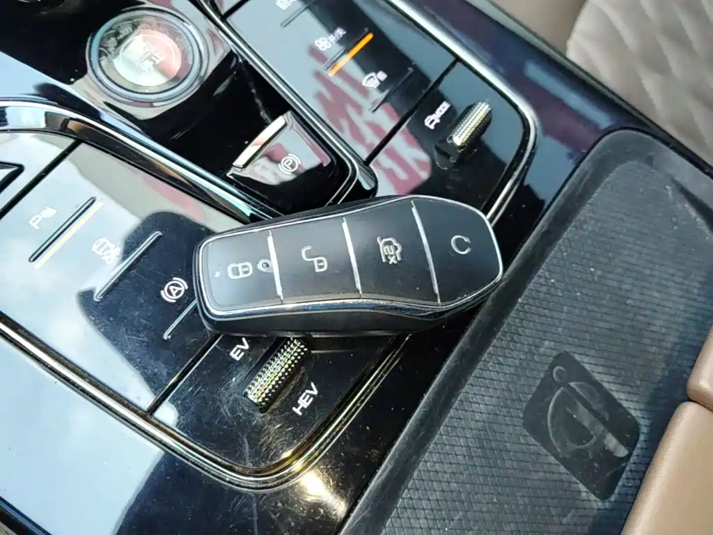 BYD Han — миниатюра 9