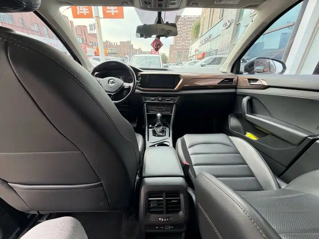 Volkswagen Tharu — миниатюра 5