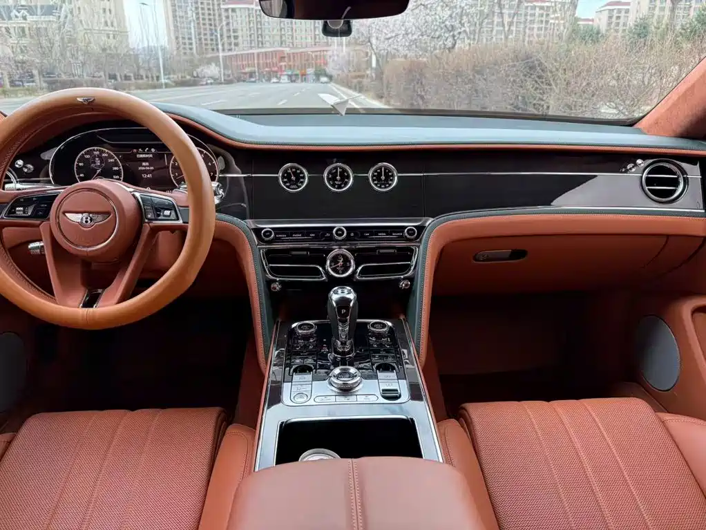 Bentley Flying Spur — миниатюра 17