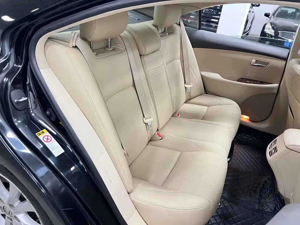 Lexus ES — миниатюра 12