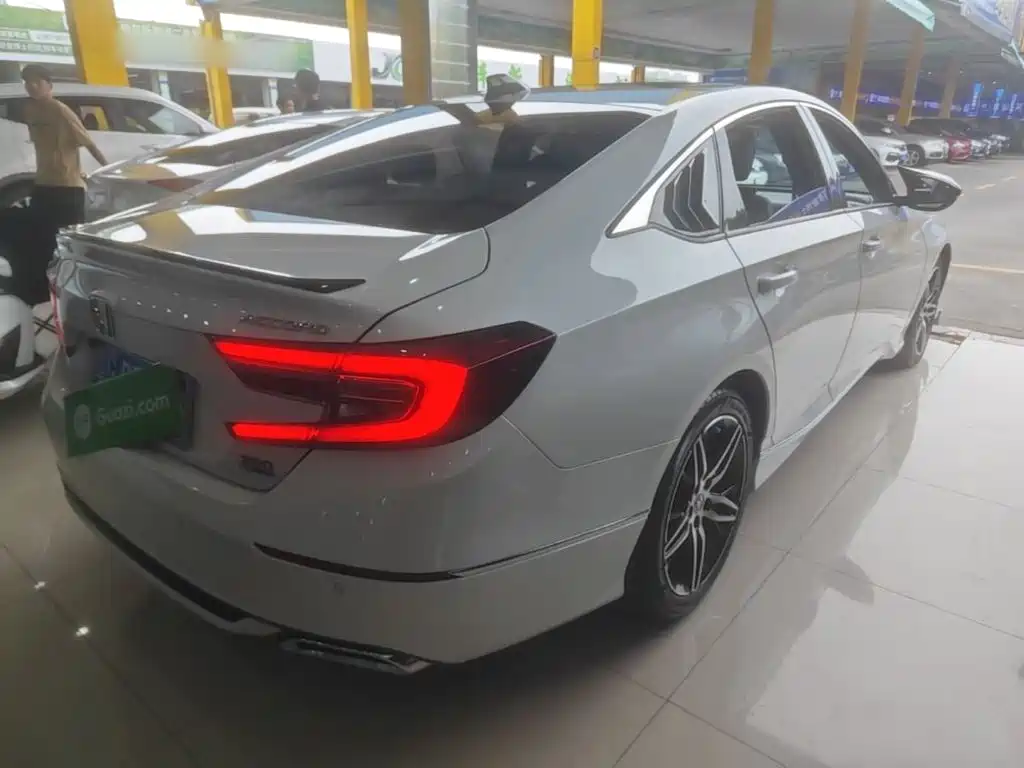 Honda Accord — миниатюра 7