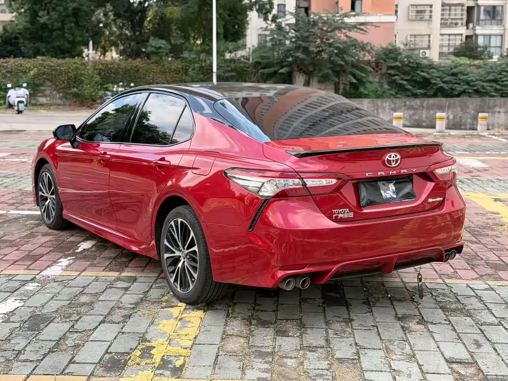 Toyota Camry — миниатюра 7