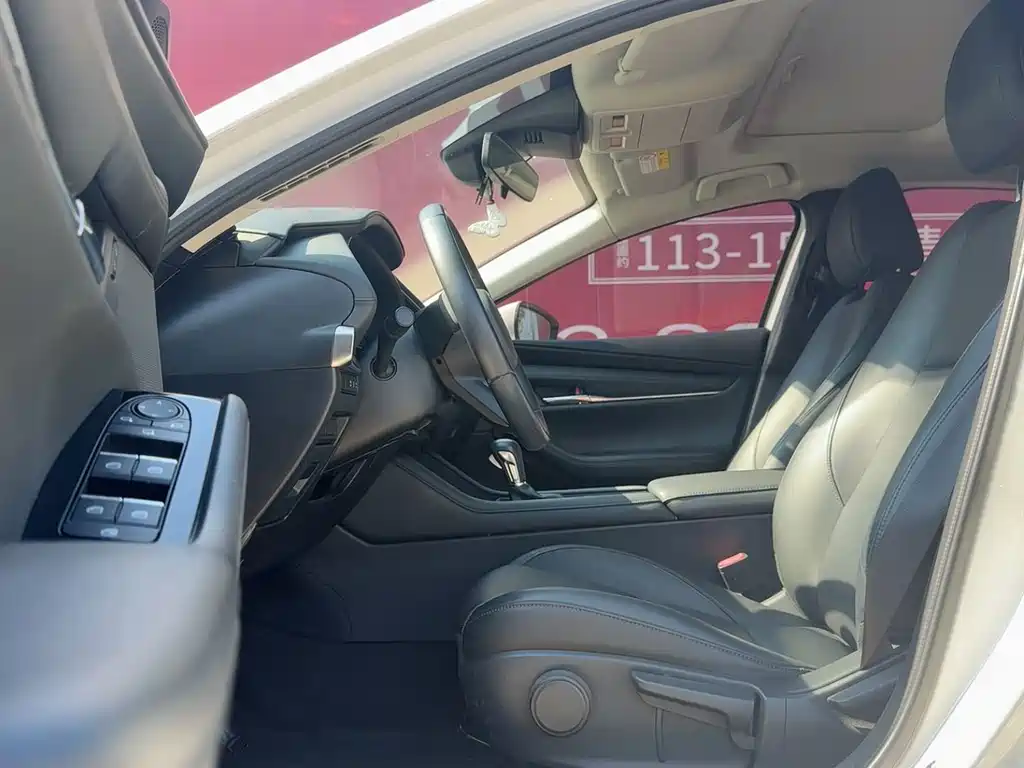 Mazda 3 Axela — миниатюра 4
