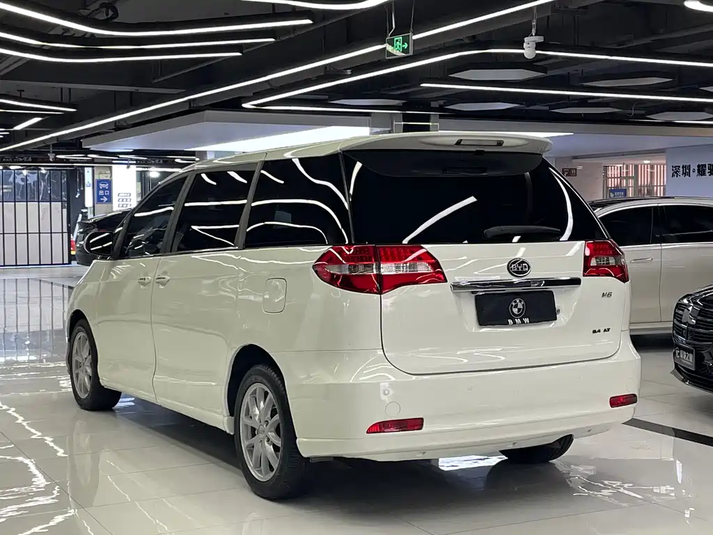 BYD M6 — миниатюра 5