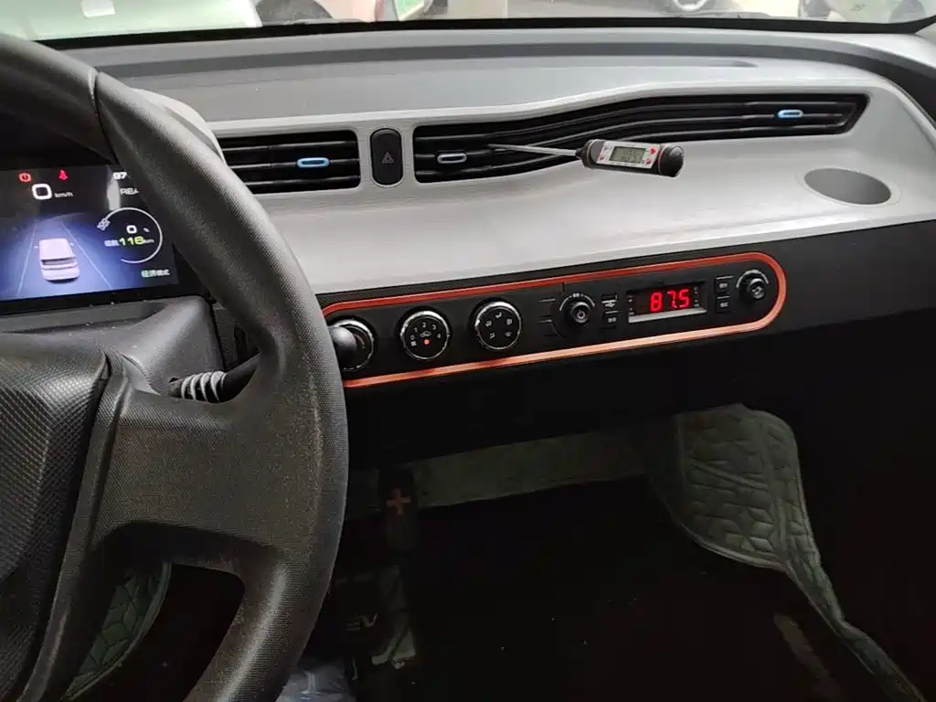 Wuling MINIEV — миниатюра 13