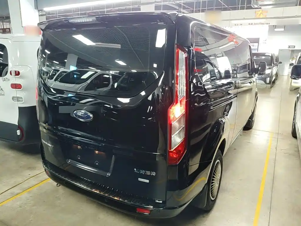 Ford Transit — миниатюра 7
