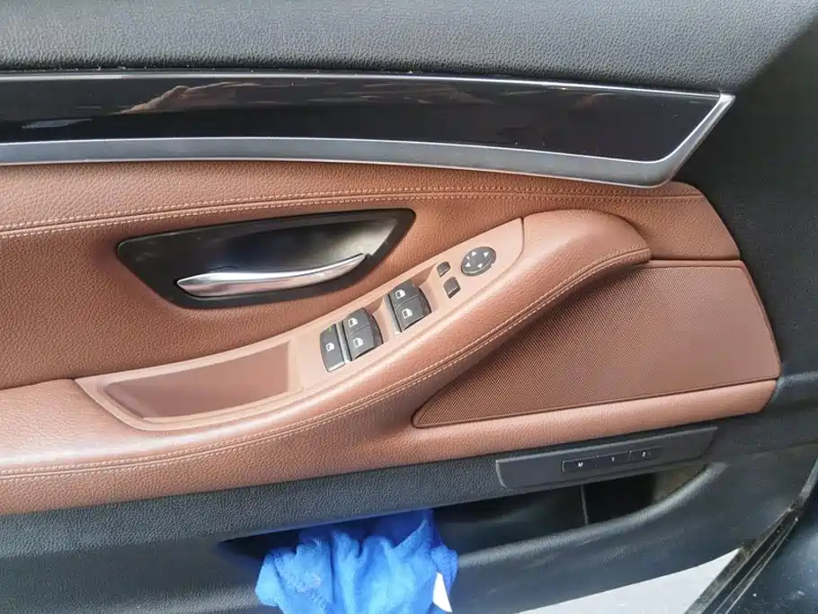 BMW 5 Series — миниатюра 7