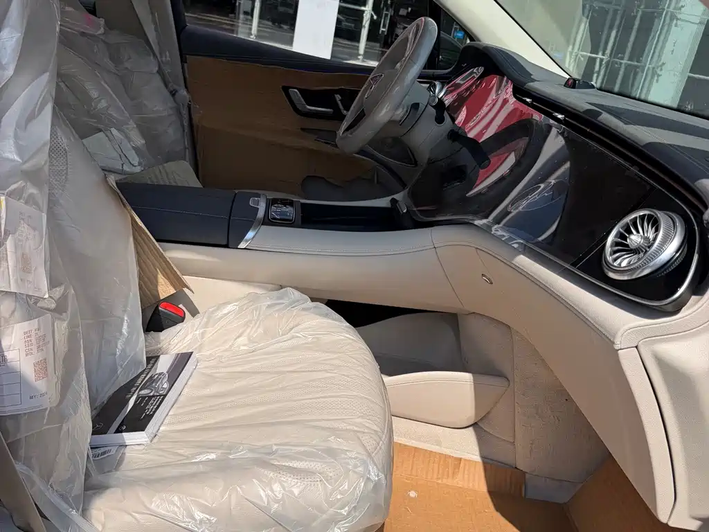 Mercedes-Benz EQS SUV — миниатюра 7