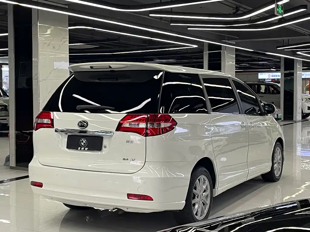 BYD M6 — миниатюра 4