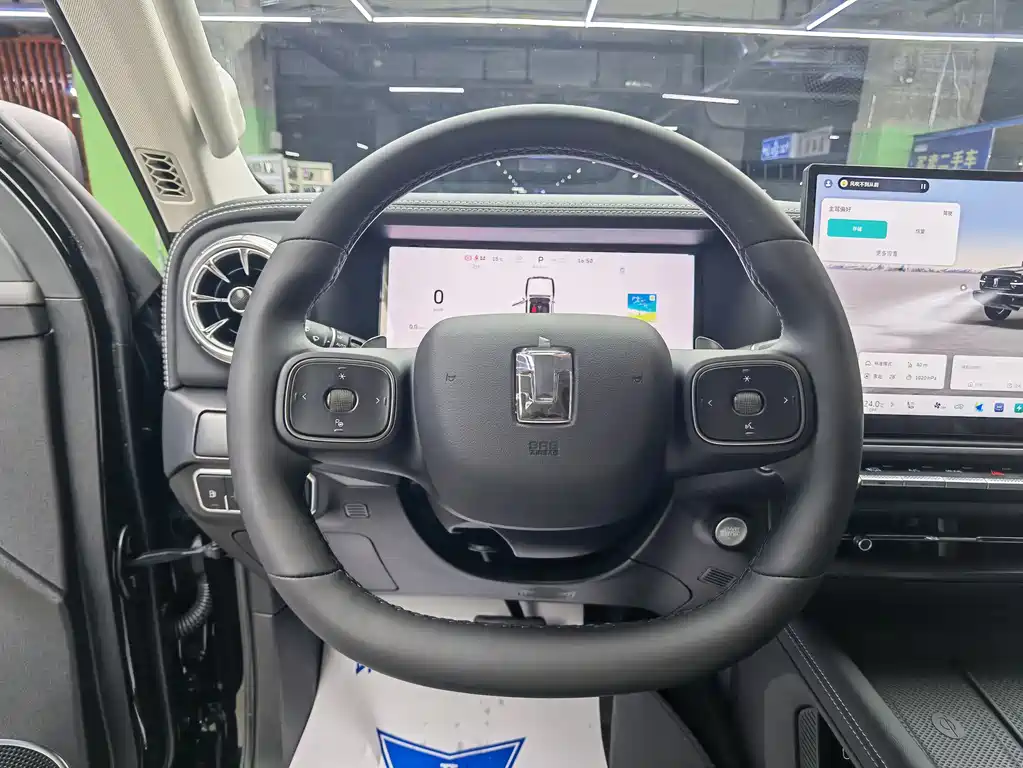 TANK TANK 300 NEW ENERGY