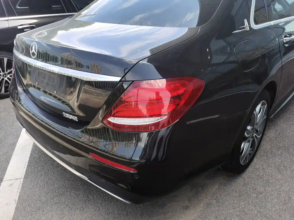 Mercedes-Benz E-Class — миниатюра 8