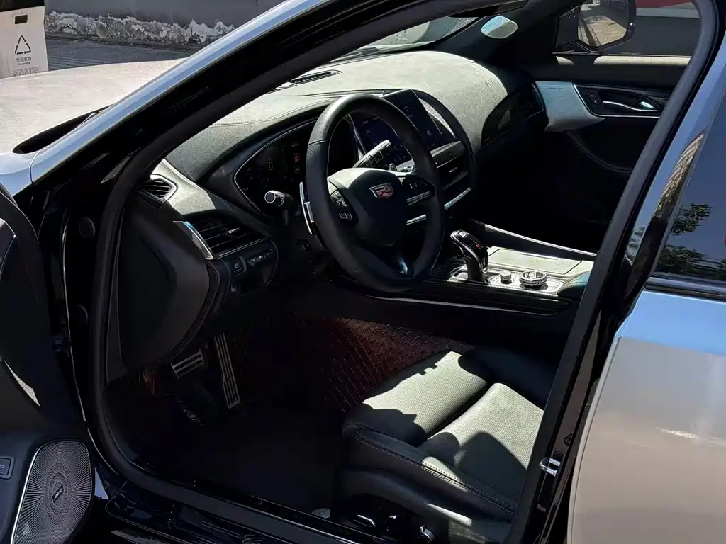 Cadillac CT5 — миниатюра 10