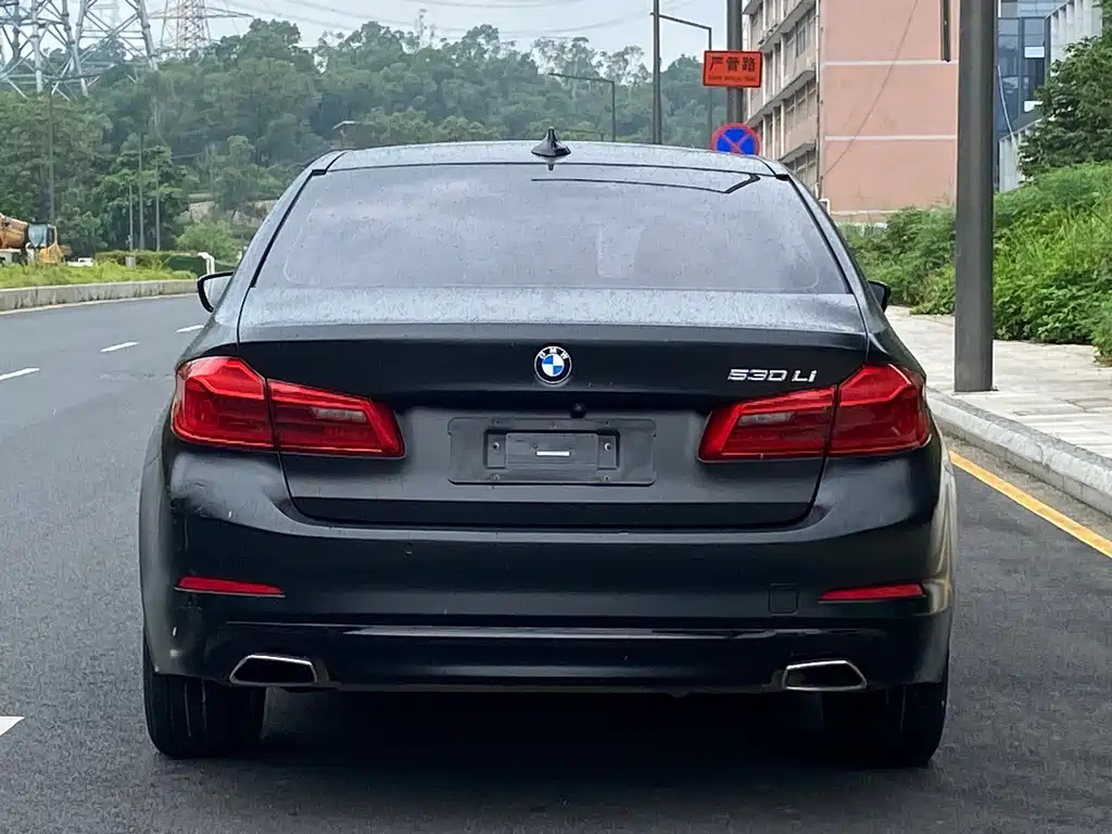 BMW 5 Series — миниатюра 20