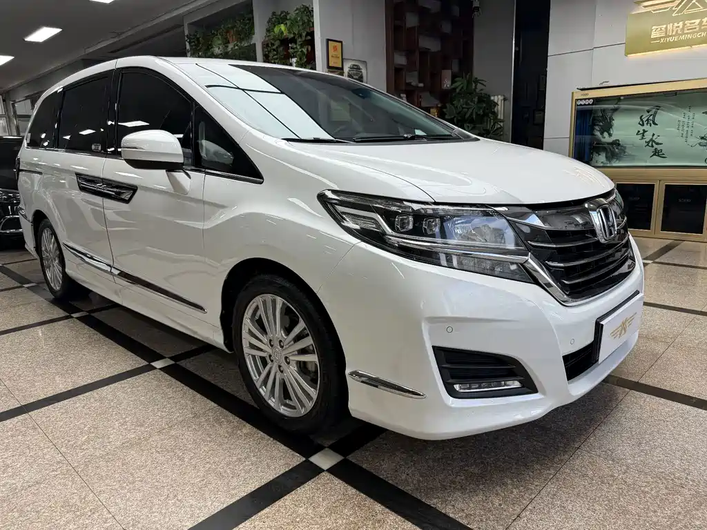 Honda Elysion — миниатюра 3